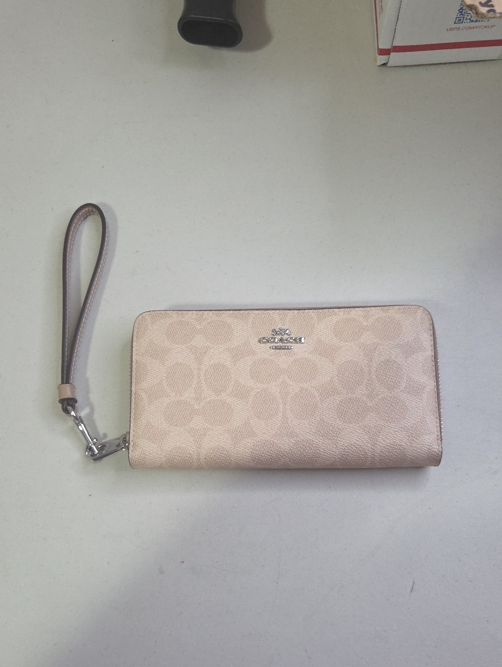 Coach Cream  Signature Zip Wristlet Wallet